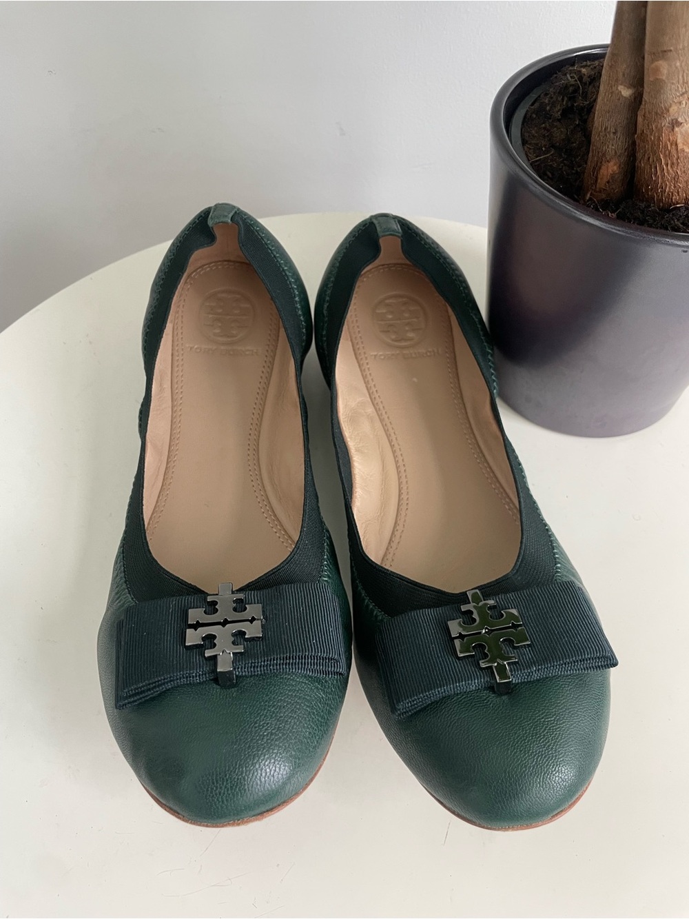 Women Size 9.5 Tory Burch Sedgwick Green Leather Flat Ballet Shoes